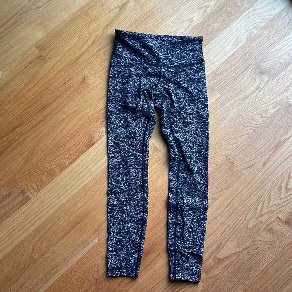 Black and White Lululemon Leggings